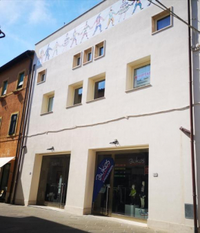 Da Cinema a Residenza d'Artista BLUE YELLOW RED